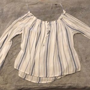 💕5 for 30$💕 HOLLISTER off the shoulder top